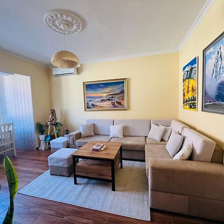 Cozy Central Apartment ติรานา ภายนอก รูปภาพ